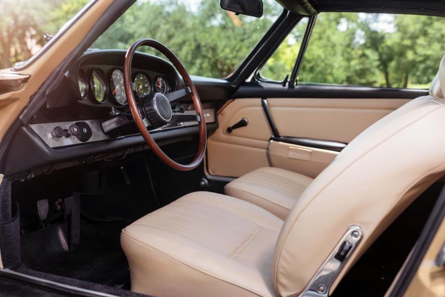 Интерьер Porsche 911 2.0 Targa (901) 1966 года  (NA) (фото 2 из 35)